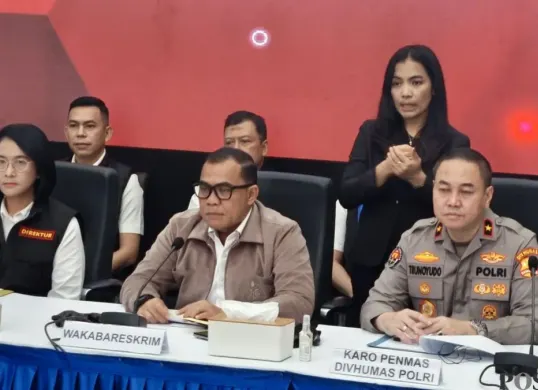 Jumpa pers Direktorat Tindak Pidana PPA serta Tindak PPO Bareskrim Polri terkait praktik perdagangan orang dengan modus jual beli bayi, Rabu, 25 Februari 2026. (Sumber: Poskota/Ali Mansur)