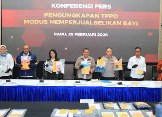 Jumpa pers Direktorat Tindak Pidana PPA serta TPPO Bareskrim Polri terkait praktik perdagangan orang dengan modus jual beli bayi, Rabu, 25 Februari 2026. (Sumber: Dok. Bareskrim Polri)