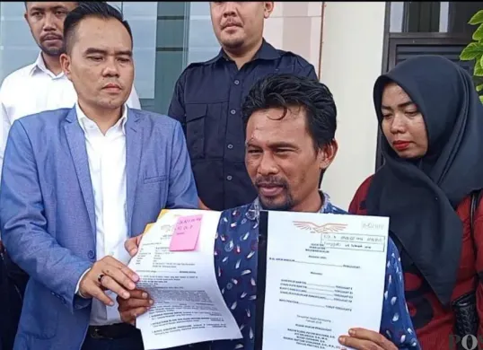 Kuasa hukum sopir ojek pangkalan mengajukan gugatan ke Pengadilan Negeri Pandeglang. (Sumber: Poskota/Samsul Fatoni)