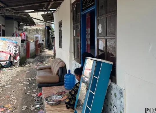 Permukiman warga Kampung Bilik, Kalideres, Jakarta Barat, yang akan digusur untuk pembukaan TPU, Rabu, 25 Februari 2026. (Sumber: Poskota/Pandi Ramedhan)