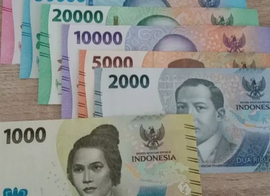 Uang pecahan kecil yang mulai diburu masyarakat menjelang Lebaran 2026 (Sumber: Pinterest)