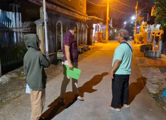 Polisi melakukan olah TKP usai mahasiswi jadi korban jambret di Desa Padasuka, Kecamatan Ciomas. (Sumber: Polsek Ciomas)