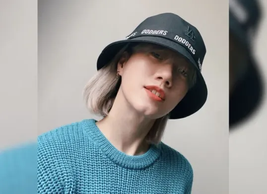 Ria SW, kreator kuliner Indonesia yang dikenal dengan gaya ekspresif dan konten street food sejak 2016. (Sumber: Instagram/@riasukmawijaya)