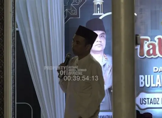 Ustadz Abdul Somad mengajak umat Muslim memperbanyak sedekah, meneladani budaya berbagi, serta menjaga kepedulian sosial sepanjang bulan puasa. (Sumber: YouTube/Ustadz Abdul Somad Official)