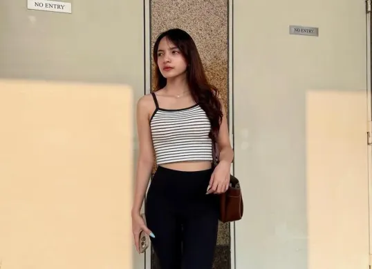 Kreator konten, Bunga Sartika, resmi memutuskan mundur dari perannya sebagai pembawa acara atau host dalam konten viral spill skincare di Quezelyhere. (Sumber: Instagram/@bungasrtkaa)