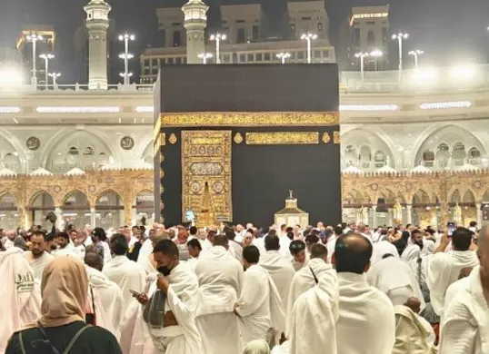 Ilustrasi. Ketegangan Timur Tengah membuat Saudi Airlines membatalkan penerbangan demi keamanan. Bagaimana dengan jamaah Haji? (Sumber: Pexels/Fahad Puthawala)