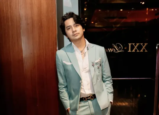 Istri Arbani Yasiz Jadi Sorotan, Ini Biodata Lengkap Sang Aktor: Umur, Agama, Asal Usul hingga Tinggi Badan (Sumber: Instagram/@arbaniyasiz)