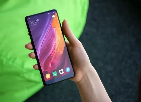 Render konsep Xiaomi MIX 5 dengan desain layar full-screen tanpa notch, menampilkan arah baru smartphone premium 2026. (Sumber: Pinterest)