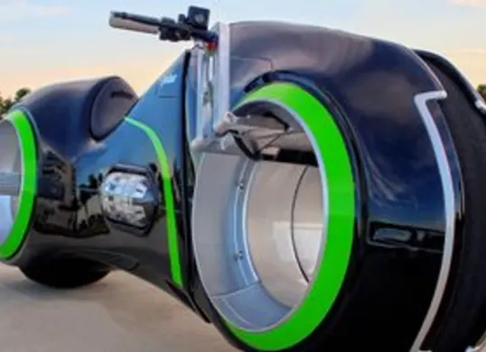 Motor listrik futuristik PBC NeuTron kembali muncul di lelang Januari 2026. (Sumber: Carscoops)