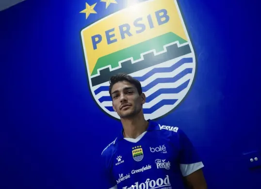 Federico Barba saat memperkuat Persib Bandung di BRI Super League 2025/2026 sebelum memutuskan kembali ke Eropa karena alasan keluarga. (Sumber: Instagram/@fedebarba19)