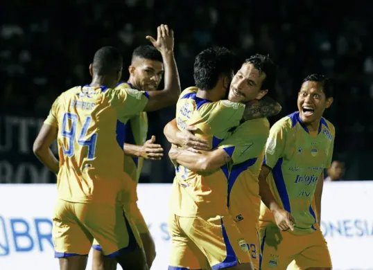 Gol Menit Akhir Buyarkan Asa Persib Rebut Puncak Klasemen, Persik Kediri Paksa Hasil Imbang Dramatis (Sumber: Instagram/@persib)