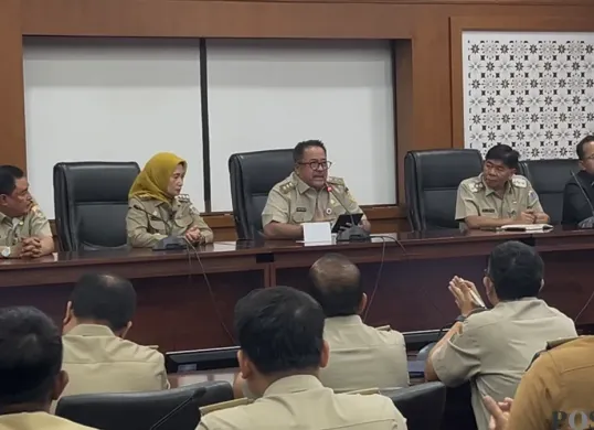 Wakil Gubernur Jakarta, Rano Karno mengunjungi Kantor Administrasi Pemerintah Kota (Pemkot) Jakarta Barat, Senin, 5 Januari 2026. (Sumber: Poskota/Pandi Ramedhan)
