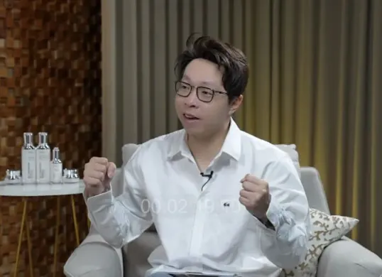 Di balik kasus dugaan pelanggaran konsumen, Richard Lee memiliki sejumlah bisnis besar mulai dari klinik kecantikan, skincare, pabrik kosmetik, hingga YouTube. (Sumber: YouTube/dr. Richard Lee, MARS)