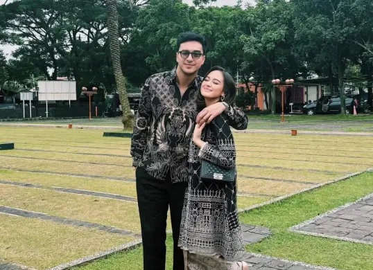 Rumah tangga pasangan Ibrahim Risyad dan Salshabilla Adriani tengah menjadi sorotan warganet. (Sumber: Instagram/@ibrhmrsyd)