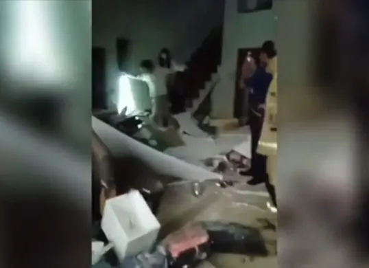 Sebuah rumah tinggal berlantai dua di Jalan Jelambar III, Grogol Petamburan, Jakarta Barat, hancur akibat ledakan tabung gas pada Rabu, 7 Januari 2026 pagi. (Sumber: Istimewa)