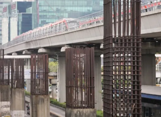 Ilustrasi tiang monorel. (Sumber: beritajakarta.id)