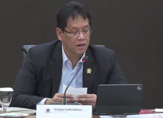 Menkeu Purbaya Yudhi Sadewa memberikan konferensi pers realisasi APBN 2025 di Jakarta, menjelaskan respons pemerintah terhadap kebijakan tarif AS dan dinamika geopolitik global. (Sumber: Dok/Kementrian Keuangan)