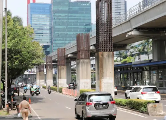 Ilustrasi tiang monorel di Rasuna Said Jakarta yang akan segera dibongkar Pemprov DKI. (Sumber: beritajakarta.id)