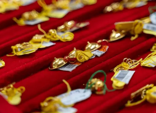 Ilustrasi - Harga emas perhiasan hari ini, Minggu, 11 Januari 2026 naik lagi. (Sumber: Raja Emas Indonesia)