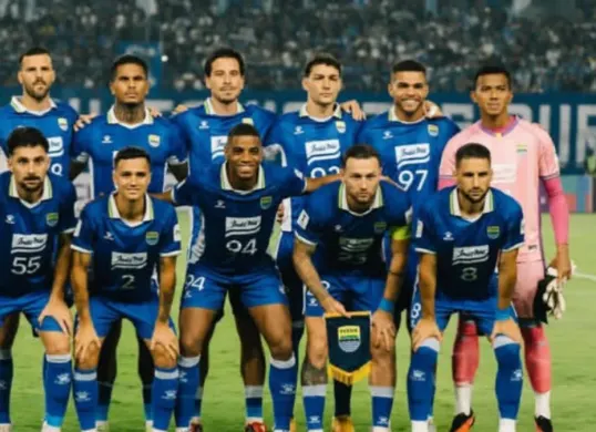 Persib Bandung rebut gelar juara paruh musim Super League 2025/2026. (Sumber: Instagram/@thomhaye)