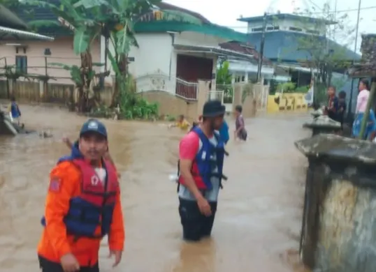 Petugas BPBD Kabupaten Serang di Kecamatan Kibin. (Sumber: Dok. BPBD Kabupaten Serang)