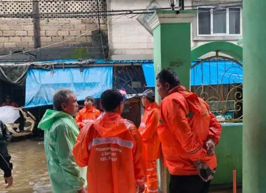 Wanita warga Kalibaru, Cilincing, Jakarta Utara, tewas tersengat listrik saat rumahnya tergenang, Senin, 12 Januari 2026. (Sumber: BPBD Jakarta)