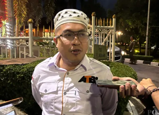 Sekjen ATBI Kabupaten Bogor, Bisma Muhammad Normansyah bakal menemui Gubernur Jawa Barat untuk meminta dibuka kembali tambang yang sudah empat bulan ditutup sementara. (Sumber: Poskota/Giffar Rivana)