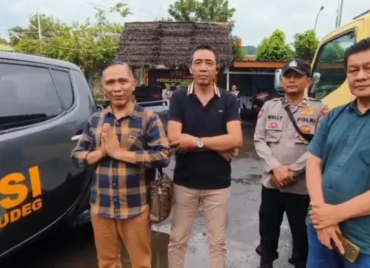 Polisi kembalikan mobil truk curian dari Cakung, dikembalikan pihak Polsek Cigudeg. (Sumber: tangkapan layar)