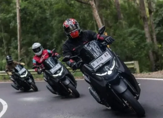 Ilustrasi touring jarak jauh menggunakan sepeda motor. (Sumber: Yamaha)