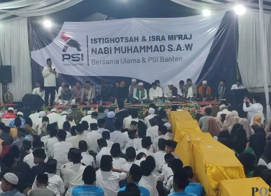 PSI Banten merayakan peringatan Isra Mi'raj di Ponpes Fathul Maani Kananga, Menes, Kabupaten Pandeglang, Jumat, 16 Januari 2026. (Sumber: Poskota/Samsul Fatoni)