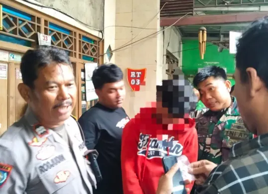 Pelaku ABH ditangkap polisi diduga akan edarkan narkoba jenis sabu di Depok. (Sumber: Polsek Beji)