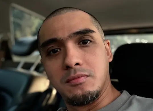 Artis Ricky Harun tengah menjadi perbincangan hangat di media sosial setelah dirinya dituding terlibat dalam aktivitas karaoke ditemani Lady Companion (LC). (Sumber: Instagram/@rickyharun)