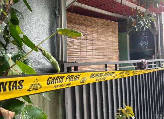 TKP pembunuhan di Perumahan Ambar Bogor Regency 1, Desa Nagrak, Kecamatan Sukaraja, Kabupaten Bogor, Senin, 19 Januari 2026. (Sumber: Poskota/Giffar Rivana)