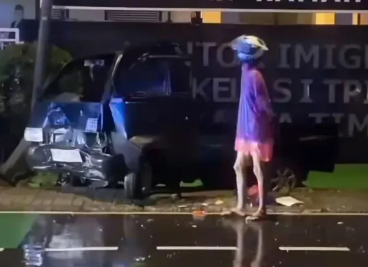 Seorang wanita tewas ditabrak mobil pick up di Jalan Raya Bekasi Timur, Jatinegara, Jakarta Timur, Senin, 19 Januari 2026 dini hari. (Sumber: Istimewa)