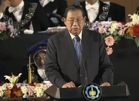 SBY menilai situasi geopolitik global semakin panas dan berpotensi memicu Perang Dunia III. (Sumber: YouTube/Institut Teknologi Sepuluh Nopember)