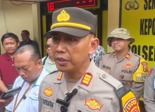 Kapolsek Nanggung, AKP Ucup Supriatna minta warga melapor jika ada keluarganya yang hilang. (Sumber: Poskota/Giffar Rivana)