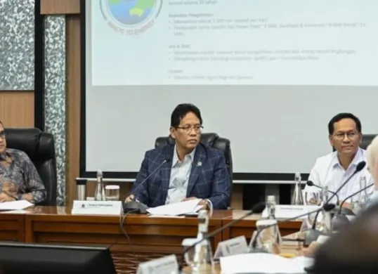 Nilai tukar rupiah mencetak rekor terlemah. Menkeu Purbaya memastikan kondisi ini bersifat sementara dan akan membaik seiring masuknya arus dolar dan investasi asing. (Sumber: Instagram/@menkeuri)