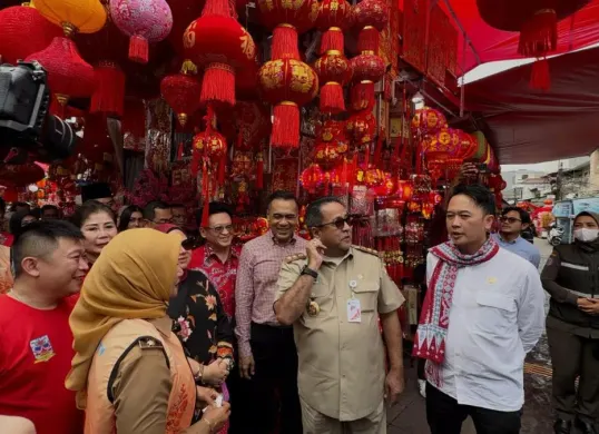 Kunjungan DPRD dan Pemprov DKI Jakarta ke kawasan Pecinan Glodok menjelang perayaan Imlek, Selasa, 20 Januari 2026. (Sumber: Istimewa)