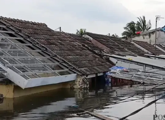 Kondisi banjir di Perumahan Taman Cikande, Jumat, 23 Januari 2026. (Sumber: Poskota/Veronica)