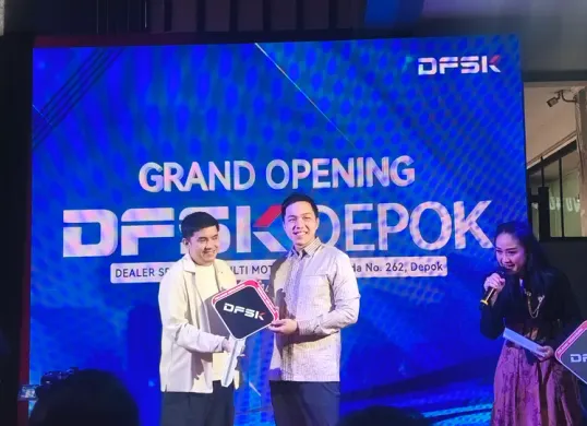 DFSK Indonesia meresmikan dealer resmi 3S di Depok bersama PT Sriwijaya Multi Motor. (Sumber: Poskota/Erwan Hartawan)