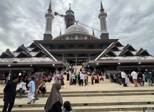 Ilustrasi revitalisasi masjid raya di 40 kecamatan dengan anggaran Rp100 juta di Bogor. (Sumber: Poskota/Giffar Rivana)