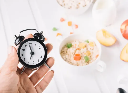 Ilustrasi - Perbedaan antara intermittent fasting dan puasa Ramadhan menurut pandangan dr Zaidul Akbar. (Sumber: Freepik)