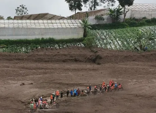 Bencana longsor landa Pasirlangu, Bandung Barat. (Sumber: Dok. ESDM)