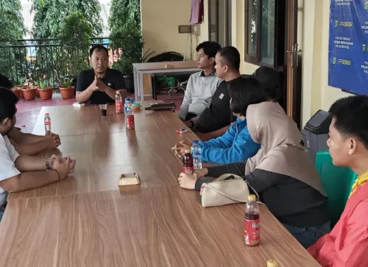 Potret proses mediasi kasus penganiayaan di Kelapa Dua, Depok. (Sumber: Polsek Cimanggis)