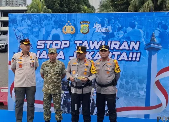 Kapolda Metro Jaya, Irjen Asep Edi Suheri, dalam konferensi pers di Lapangan Presisi Ditlantas Polda Metro Jaya, Jakarta Selatan, Rabu, 28 Januari 2026. (Sumber: Poskota/Ali Mansur)