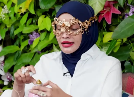 Dokter Detektif soroti kejanggalan pada Whip Pink (Sumber: YouTube/CURHAT BANG Denny Sumargo)