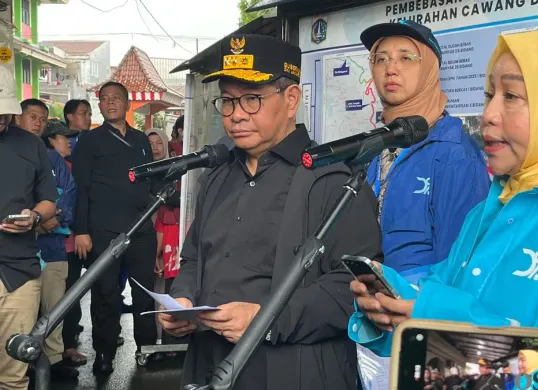 Gubernur Jakarta Pramono Anung saat menyampaikan pernyataan kepada awak media di Cawang, Jakarta Timur, Kamis, 29 Januari 2026. (Sumber: Poskota/M Tegar Jihad)