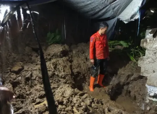 Lokasi longsor yang menewaskan seorang wanita di Kampung Jerokuta, Kelurahan Bondongan, Kecamatan Bogor Selatan, Kota Bogor, Kamis, 29 Januari 2026. (Sumber: Dok. BPBD Bogor)