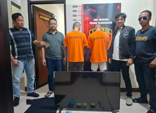 Kanit Reskrim Polsek Tajurhalang Ipda Mareben Simarsoit bersama Tim Opsnal berhasil menangkap pelaku pencuri rumsong dan penadah beserta menyita barang bukti curian. (Sumber: Istimewa)