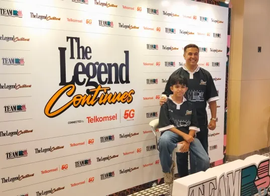Rifat Sungkar menyiapkan El Mayka menjadi generasi ketiga keluarga Sungkar di dunia motorsport melalui program The Legend Continues (Sumber: Poskota/ Erwan Hartawan)